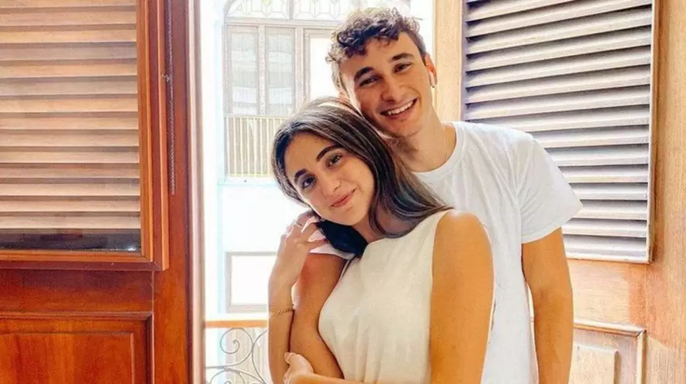 Ilan Naibryf, joven argentino de 21 anos, junto a su novia portorriquena Deborah