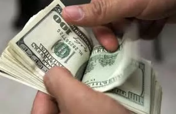 El dólar sigue en alza y el mercado descuenta una devaluación