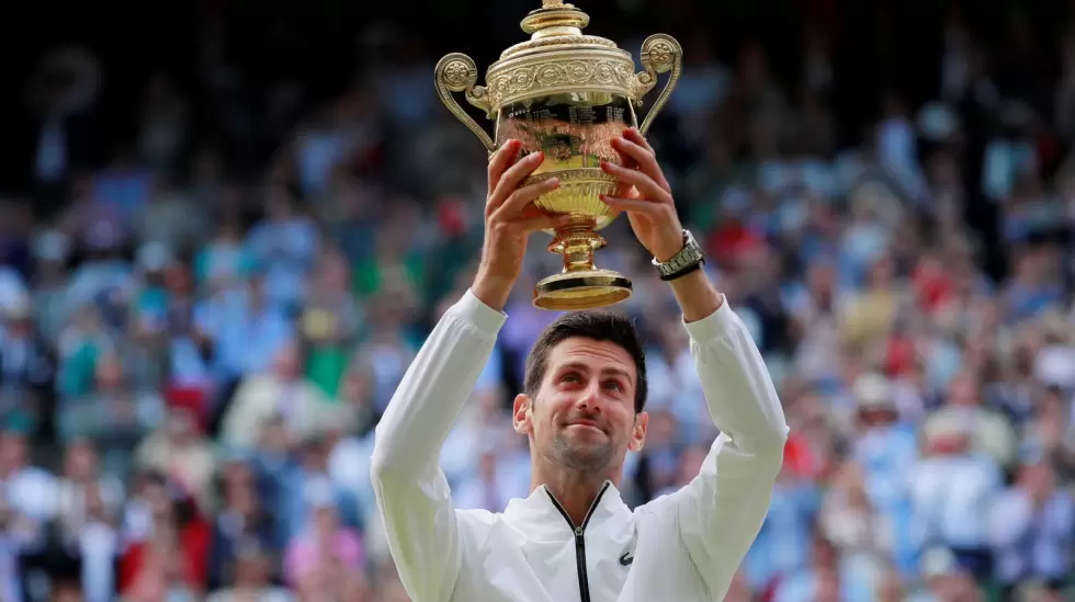 novak-djokovic-gana-a-roger-federer-en-una-de-las-mejores-finales-de-wimbledon