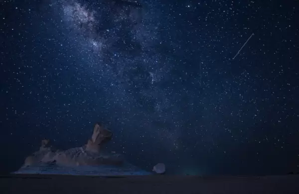 Llegan las Perseidas, la lluvia de meteoritos ms vibrante: cmo verla