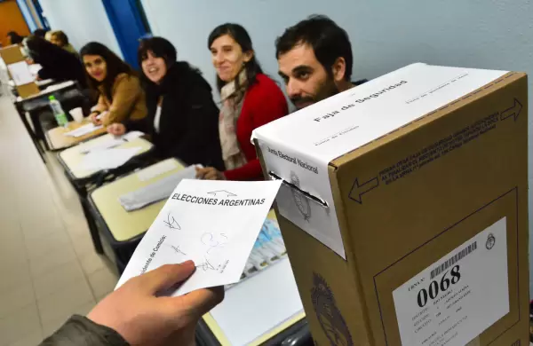 Con la presentación de los precandidatos, se largó la carrera a las PASO