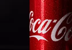 Son las acciones de Coca-Cola una mejor eleccin que sus pares del sector?