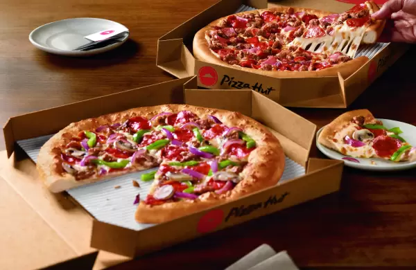 Pizza Hut se suma a la tendencia libre de carne y lanza una pizza de pepperoni a base de plantas