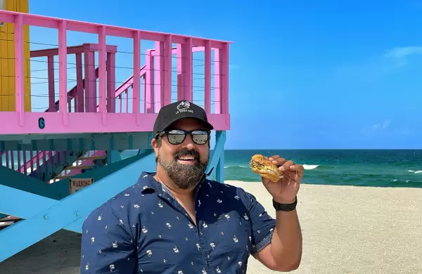 Abri una cafetera en la crisis de 2001 y hoy, con 12 locales de hamburguesas, llega a Miami