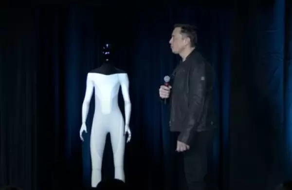 Tesla Bot: el robot humanoide que saldrá a la venta el año que viene
