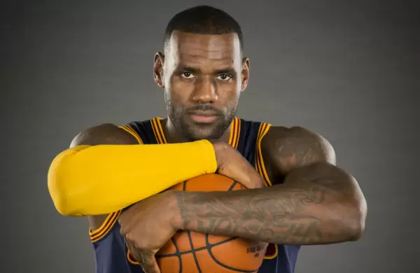 Por qu a pesar de ser el quinto jugador que ms gana en la NBA, LeBron James no es multimillonario