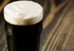 Crece el consumo de cerveza negra en la Argentina: el caso Stella Artois y la alianza con Betular