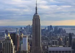 Ahora es posible hacer yoga al amanecer desde el Empire State