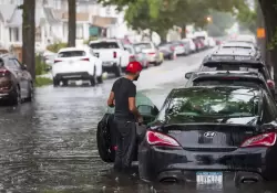 Al menos 21 muertos y decenas de desaparecidos por las inundaciones en Estados Unidos