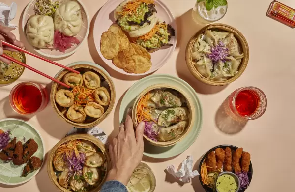 A los 26 años fundaron un restó de street food asiático y abrieron locales durante la pandemia