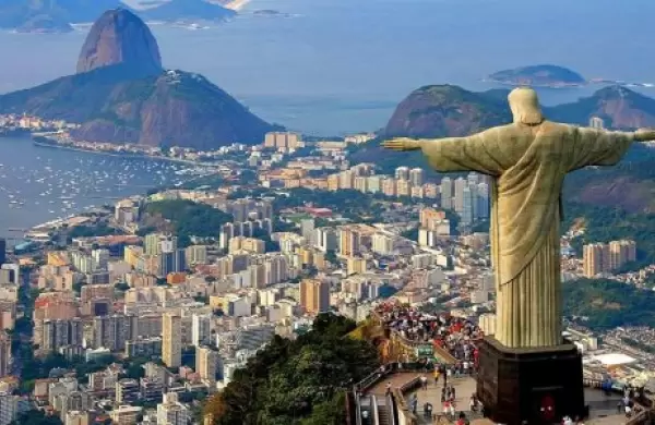 Por qu ir de vacaciones Brasil podra salir un 30 por ciento ms