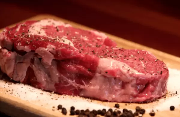 Científicos desarrollan la primera carne vacuna impresa en 3D