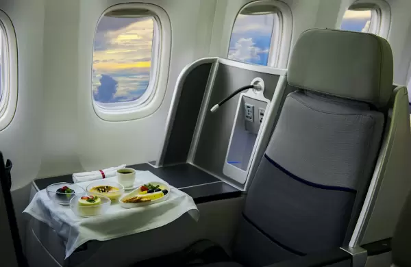 Así son los menús de primera de las aerolíneas