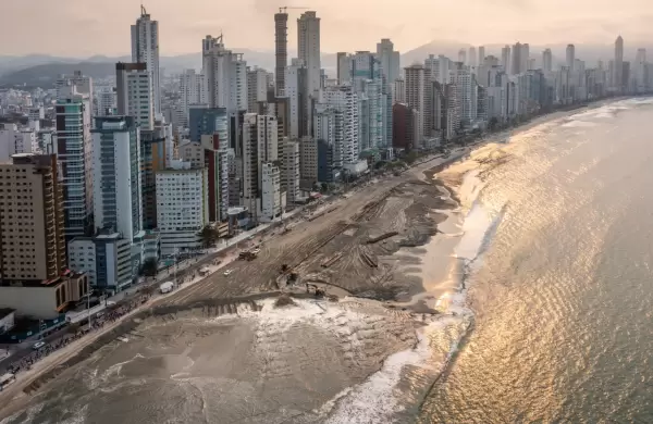 Jan de Nul Group  empezó obras para la recuperación y ampliación de la Playa Central del Balneario Camboriú