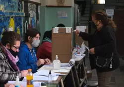 #PASO2021: entregarn nmeros a las personas que a las 18 estn en las filas para votar en CABA