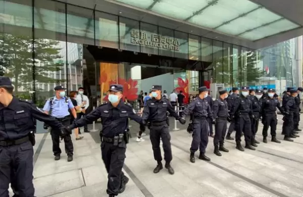 El efecto Evergrande pega fuerte en las acciones argentinas y se acerca el fantasma de Lehman Brothers