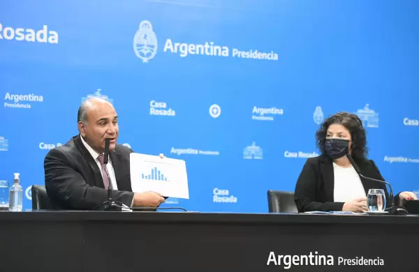 El tapabocas deja de ser obligatorio al aire libre, se abren fronteras y vuelve el fútbol con público