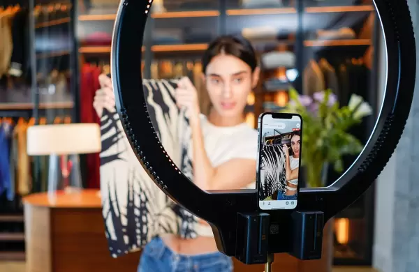 Cmo funciona el live shopping, la compra en vivo por streaming