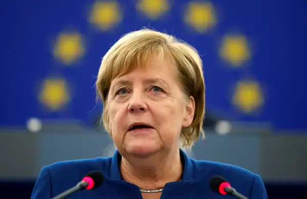 Adiós a Angela, la mujer que vistió de "merkiavelismo" a Europa