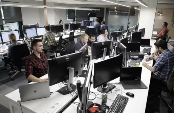 Industria del software en la Argentina: baja la rotación y aumentan los despidos