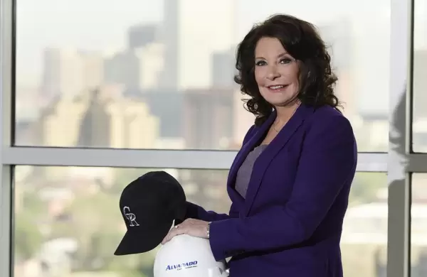 Linda Alvarado, de la casa de adobe a ser de las más ricas de Estados Unidos