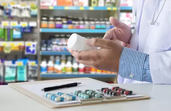 Las farmacias sienten el impacto de la crisis y muchas dejarán de atender con obras sociales y prepagas