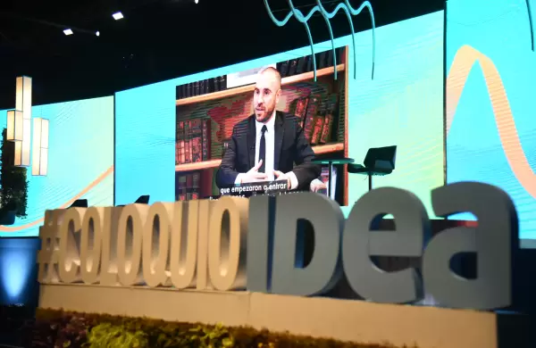 Guzmn en IDEA: "Tenemos claro que no vamos a hacer ningn salto devaluatorio"