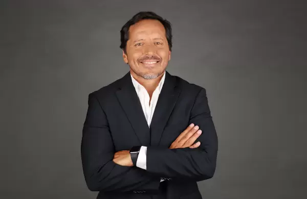 Primer trabajo: un programa de JP, el antes y el despus en la carrera del presidente de Quilmes