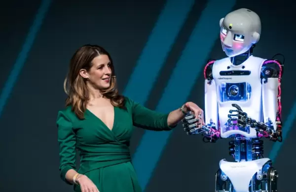 Investigación: por qué las personas confiarían más su futuro a un robot que a un humano