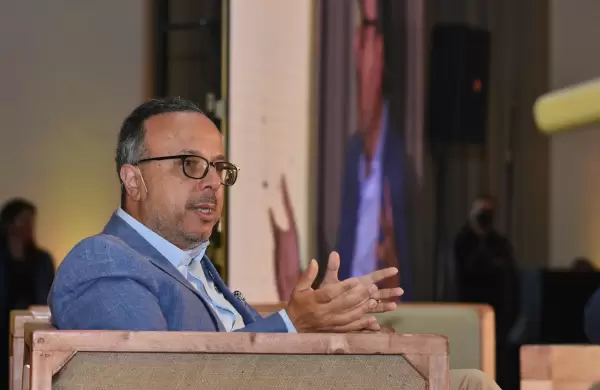 Antonio Aracre: "La Argentina necesita 20.000 millones de dlares para salir de la crisis"