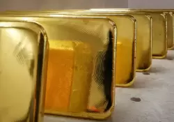 El oro arranca la semana en baja, presionado por el rendimiento de bonos de EE.UU.