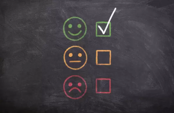 Diez ejemplos de feedbacks positivos para los empleados en 2023