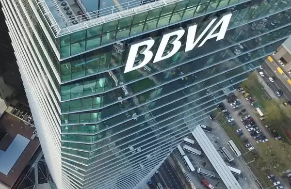 BBVA y La Caja sellaron una alianza para innovar en el sector de seguros