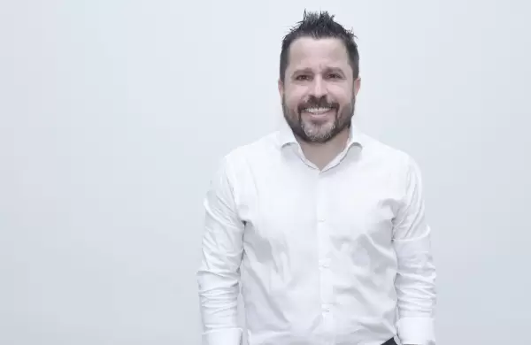 Martn Tetaz con Forbes: "Grabois vive de gestionar la pobreza, de condicionar a las personas para que vayan a marchas a cambio de los planes"