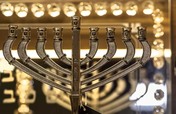 Cmo se celebra Januc, la fiesta juda de las luminarias