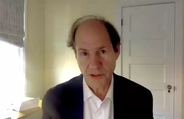 Cass Sunstein: "Los gobiernos pueden usar mi Teoría del empujón para hacer un buen trabajo sin invertir mucho dinero"