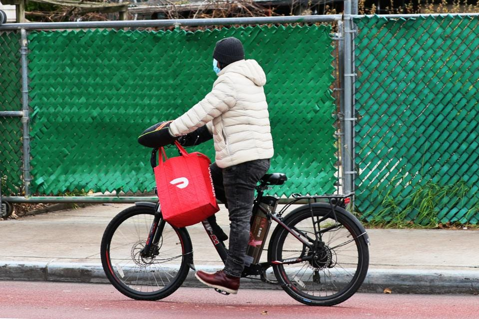 Qué es DoorDash y por qué invertir en ella es una oportunidad única