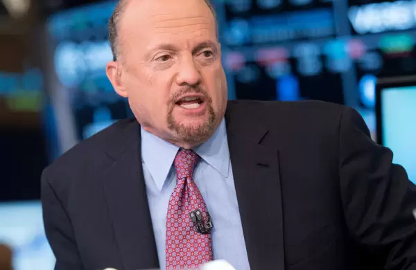 En qué acciones hay que invertir ante la irrupción de Ómicron, según el gurú Jim Cramer