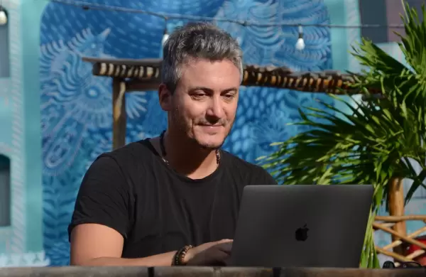 De gerenciar hoteles en el Caribe a formar su empresa 100% digital: la historia de este nómade argentino