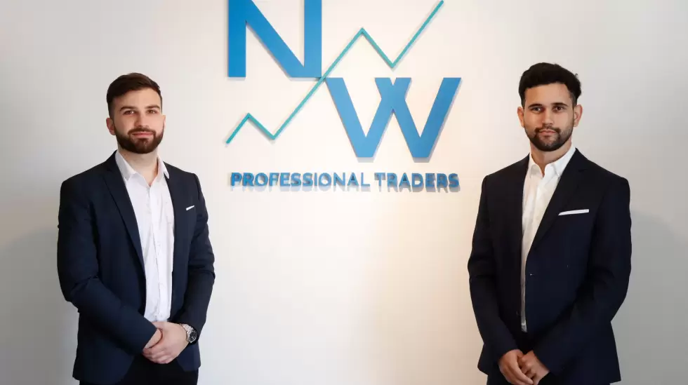 Mauricio Novelli y Jeremas Walsh, fundadores de la academia de finanzas y tradi