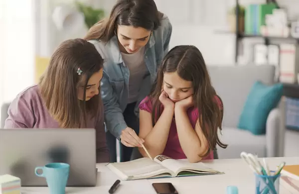 Pasar de año: cuánto cuesta un docente particular y cómo usar la tecnología para encontrarlos