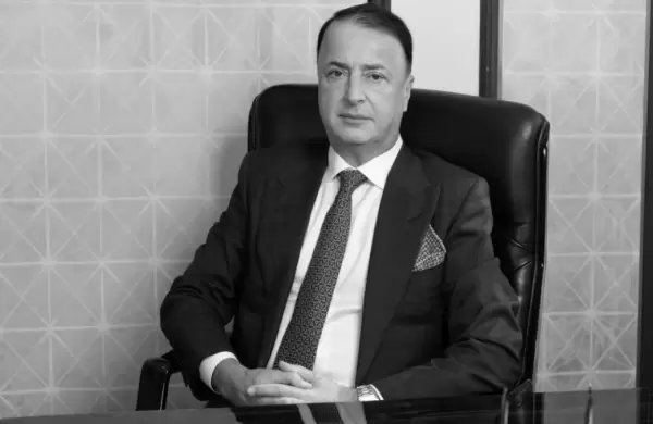 Rey de los diamantes, amigo de Putin y tapa de Forbes: la verdadera historia de Lev Leviev, el supuesto padre del Estafador de Tinder