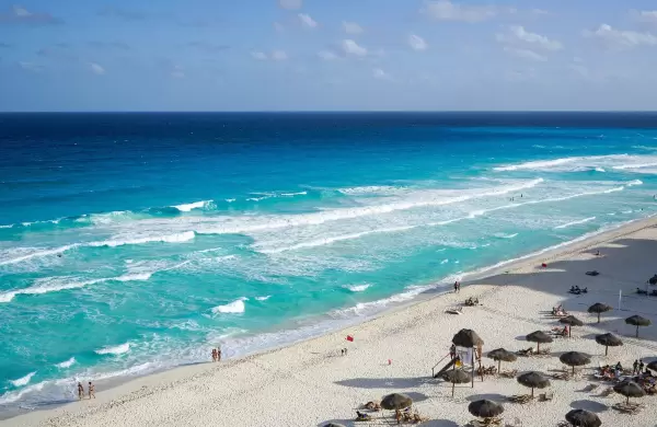 Cozumel, Tulum y Cancún, los tres destinos más colapsados por el turismo en América Latina