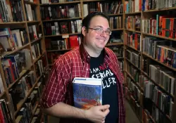 Cmo hizo el escritor Brandon Sanderson para recaudar 20 millones de dlares en menos de una semana