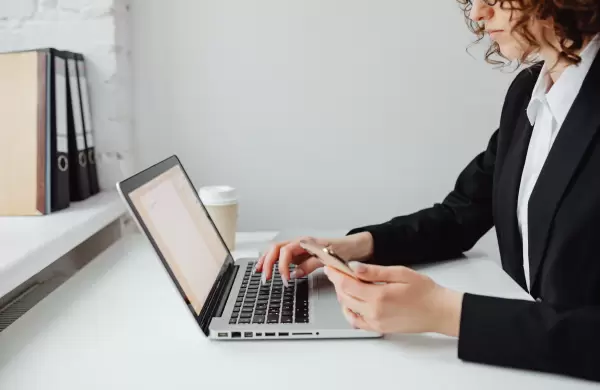 Dlar MEP, bonos y acciones: en qu invierten las inversoras argentinas y qu tan conservadoras son