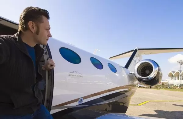 Estos son los aviones y helicópteros que los multimillonarios rusos pueden perder