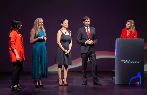 Todos los ganadores de la noche que tuvo a la comunicación como protagonista