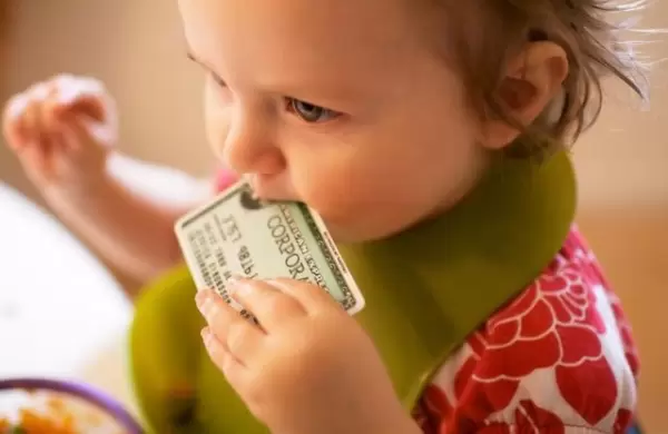 Microplásticos: comemos el equivalente a una tarjeta de crédito por semana