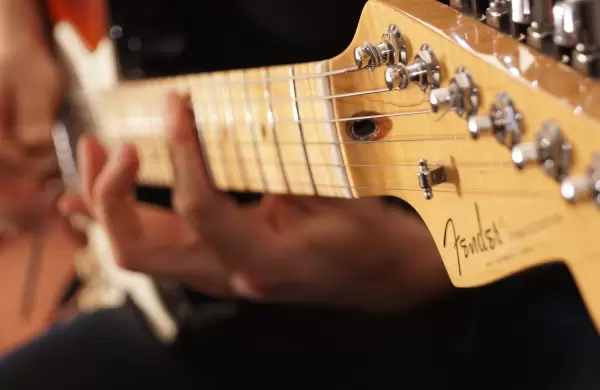 Fender: cómo el ícono del rock resurgió con la pandemia (y con estrategias de Nike y Disney)