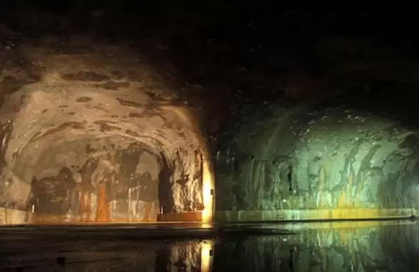 Así es la reserva petrolera que Estados Unidos guarda en cuevas y de la que ahora sacará una cantidad "sin precedentes"